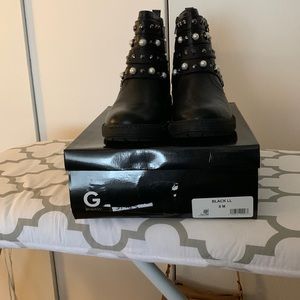 Women’s booties/ combat boots